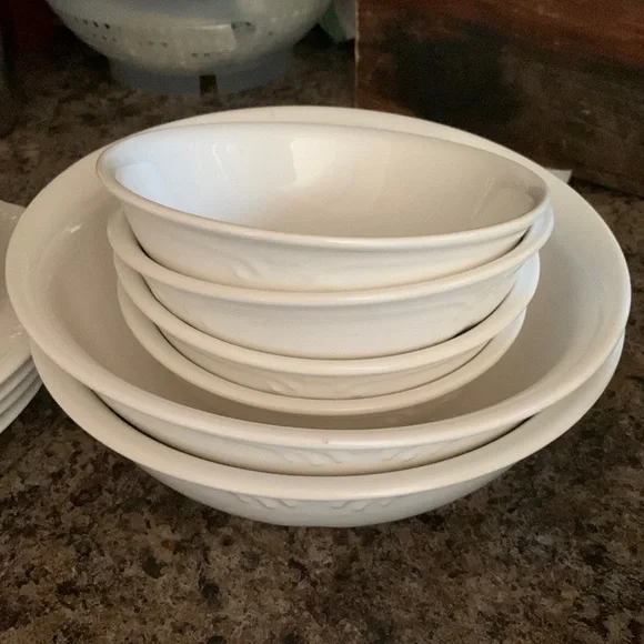 Pfaltzgraff Filigree 22 pc dinnerware dish set solid ivory off-white color